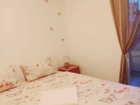 Rent, two bedroom apartment, 45m², Kalimanj, Tivat - image 3