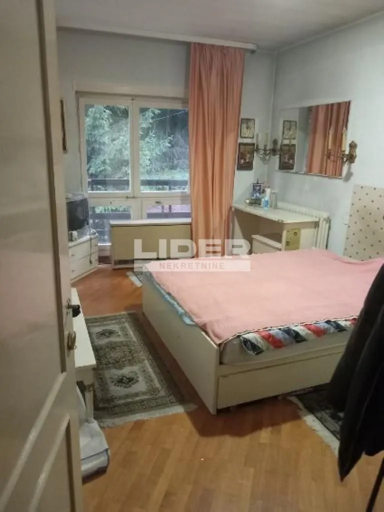 Prodaja, kuća, 240m², Zvezdara Sve Podlokacije, Beograd