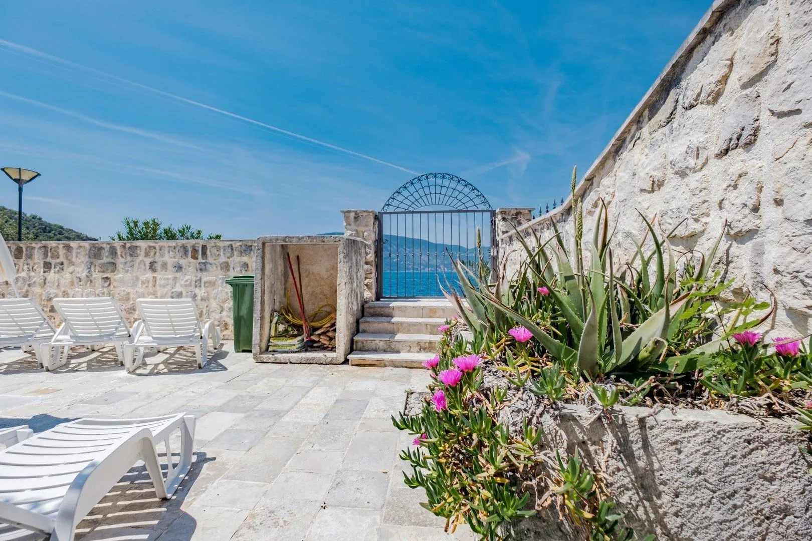 Prodaja, kuća, 220m², Rose, Herceg Novi