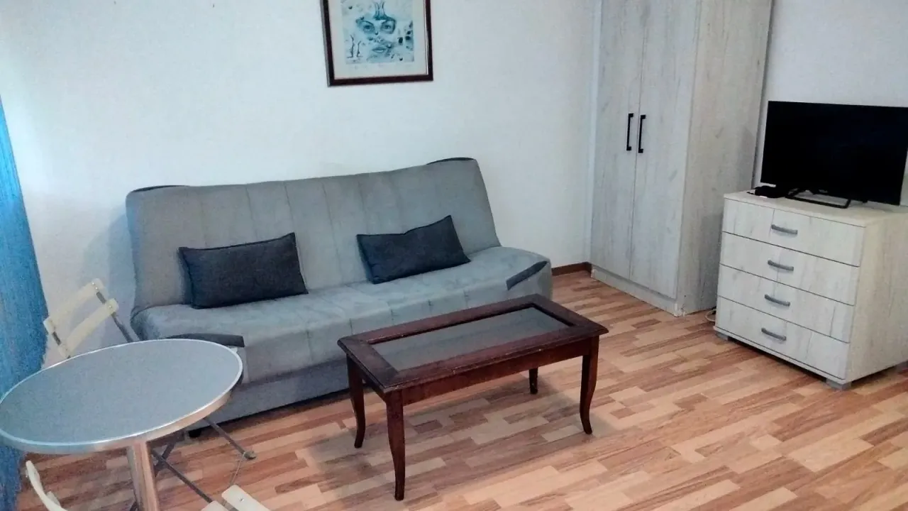 Izdavanje, jednosoban stan, 30m², Pejton, Podgorica