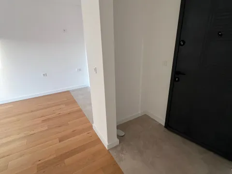 Prodaja, jednosoban stan, 62m², Centar, Bar - image 11