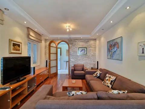Rent, house, 240m², Sveti Stefan, Budva - image 14