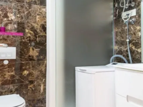 Sale, one bedroom apartment, 54m², Tre Canne, Budva - image 9