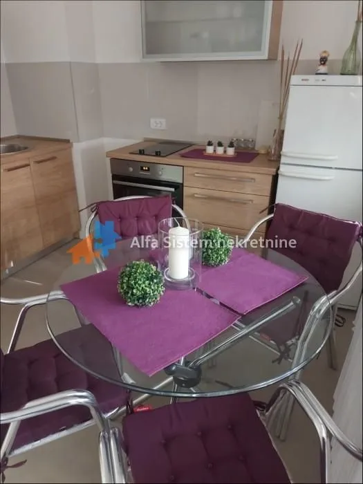 Izdavanje, dvosoban stan, 65m², Čubura, Beograd