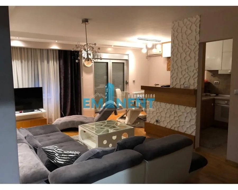Izdavanje, trosoban stan, 85m², Lipov Lad, Zvezdara Sve Podlokacije