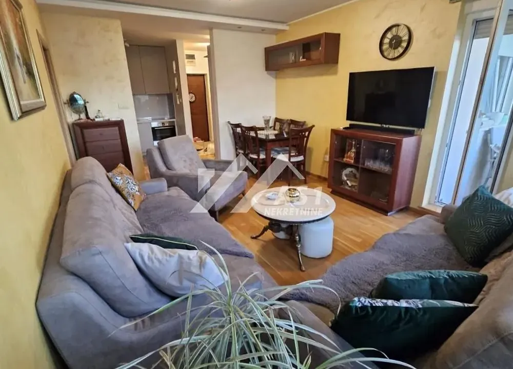 Izdavanje, četvorosoban stan, 72m², Rotkvarija, Novi Sad Sve Podlokacije