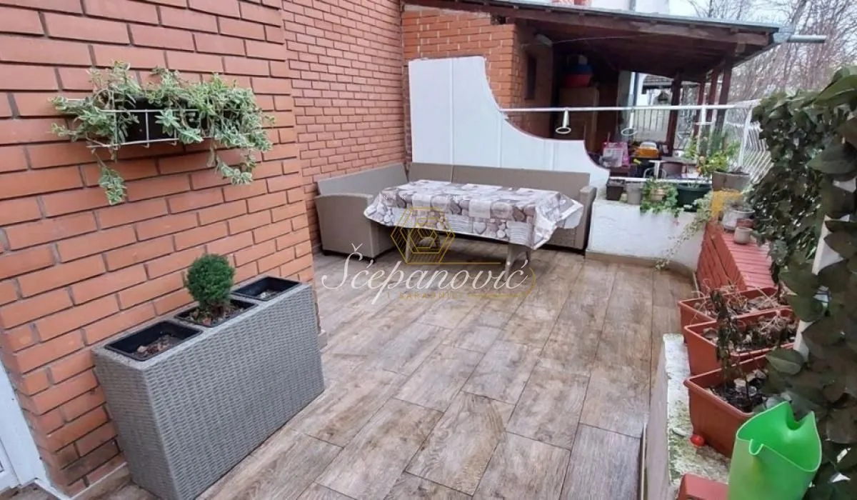 Prodaja, trosoban stan, 64m², Novi Sad Sve Podlokacije, Novi Sad