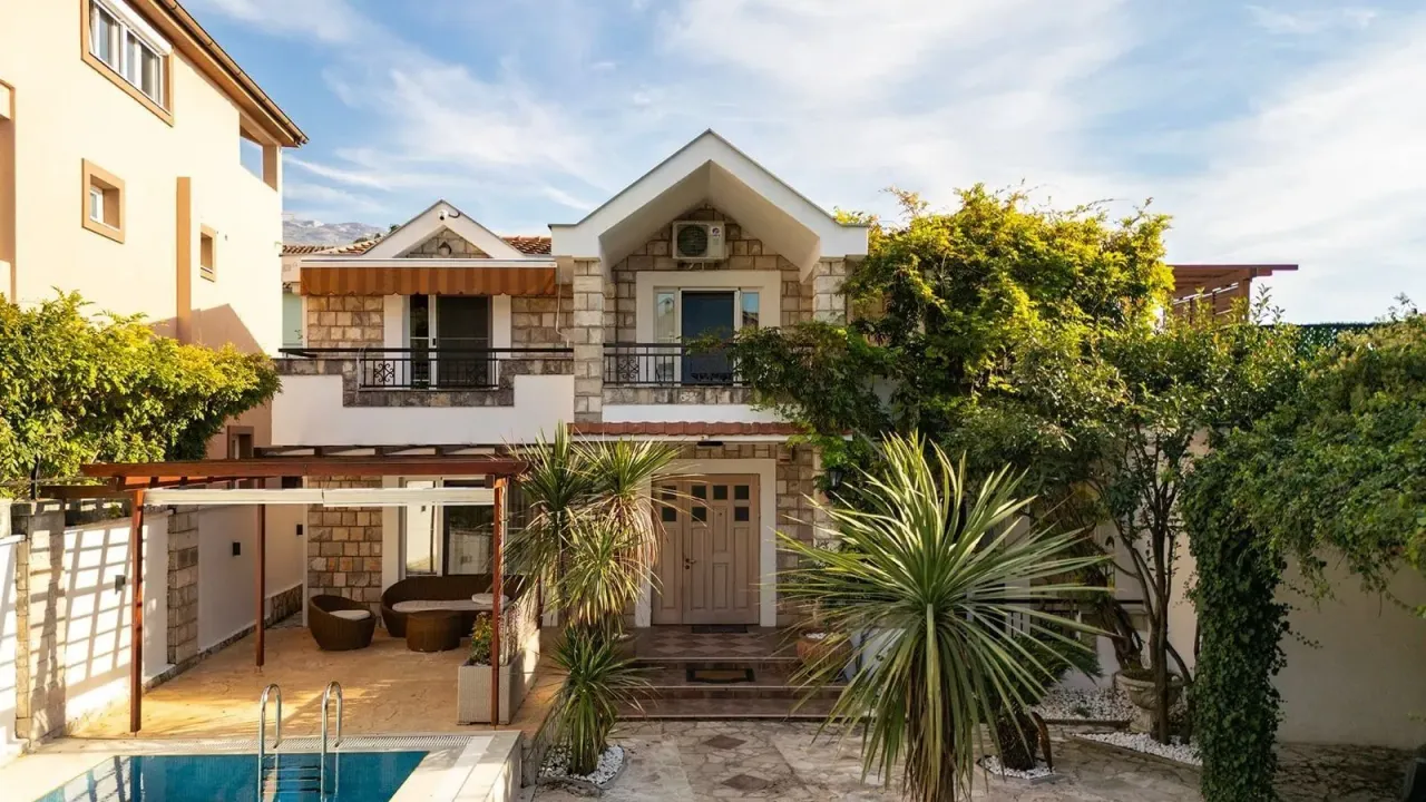 Prodaja, kuća, 234m², Dumidran, Tivat