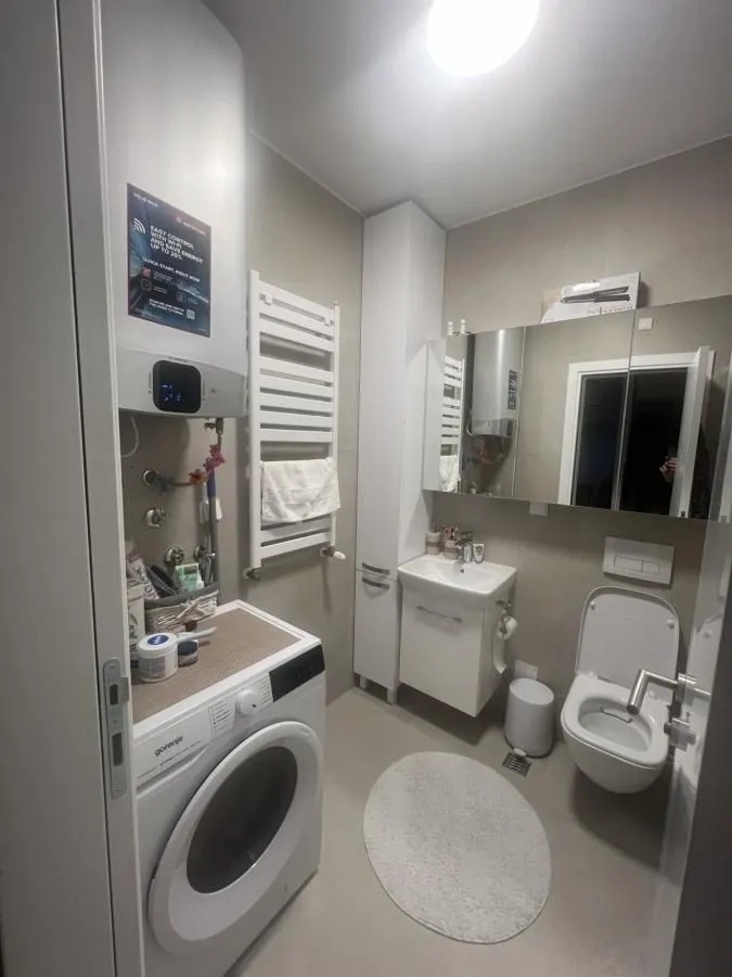 Izdavanje, jednosoban stan, 56m², Niš, Srbija