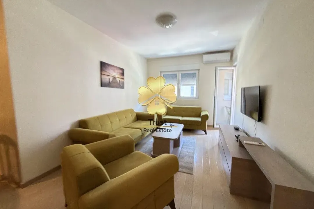 Izdavanje, dvosoban stan, 75m², City Kvart, Podgorica