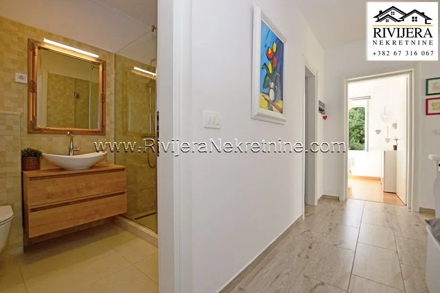 Prodaja, dvosoban stan, 70m², Baošići, Herceg Novi