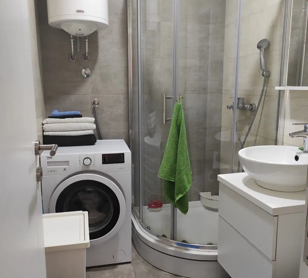 Izdavanje, jednosoban stan, 42m², Gorica C, Podgorica