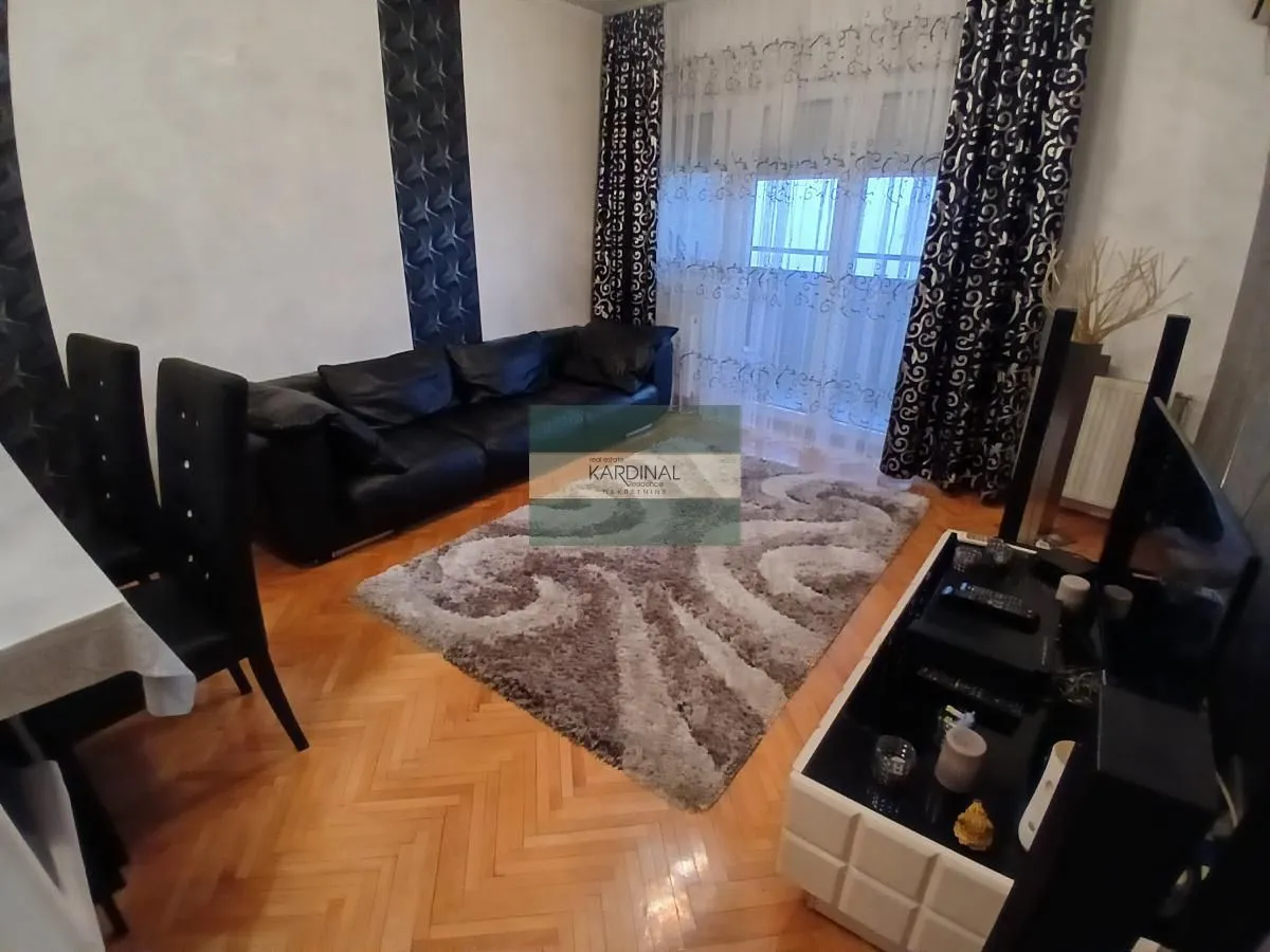 Prodaja, trosoban stan, 85m², Centar, Jagodina