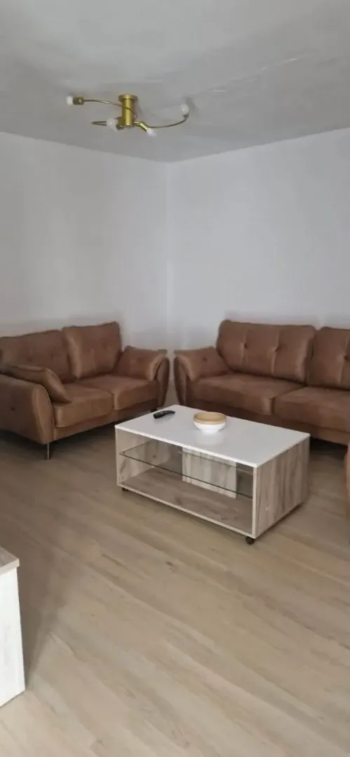 Izdavanje, dvosoban stan, 100m², Dobrota, Kotor