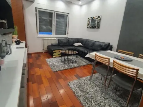 Stan in Bulevar Evrope