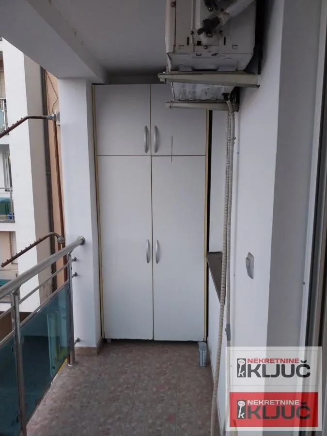 Prodaja, dvosoban stan, 43m², Cara Dušana, Novi Sad Sve Podlokacije