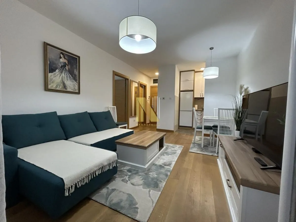 Izdavanje, jednosoban stan, 42m², Bulevar Evrope, Novi Sad Sve Podlokacije