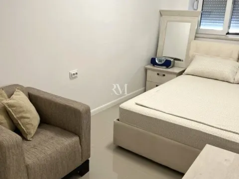 Izdavanje, jednosoban stan, 31m², Risan, Kotor - image 4