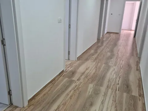 Rent, house, 170m², Zagorič, Podgorica - image 12