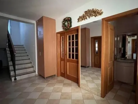 Rent, house, 400m², Zlatica, Podgorica - image 6