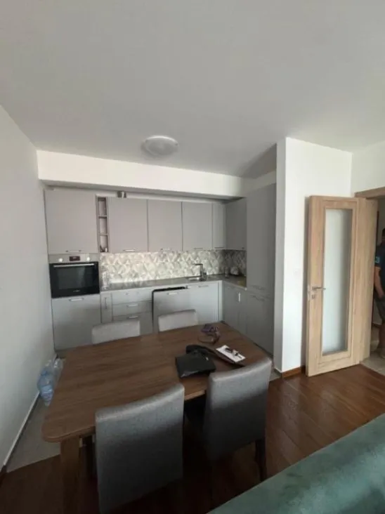 Izdavanje, dvosoban stan, 69m², Master Kvart, Podgorica