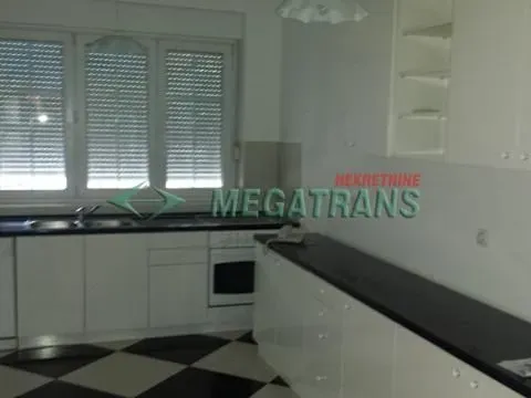 Izdavanje, kuća, 300m², Savski Venac, Beograd - image 7