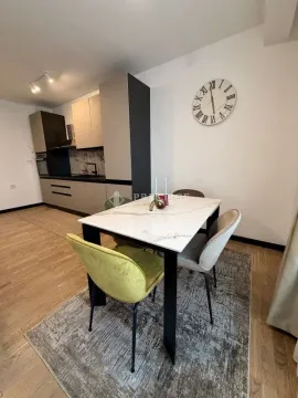 Izdavanje, dvosoban stan, 70m², Gorica C, Podgorica - image 5