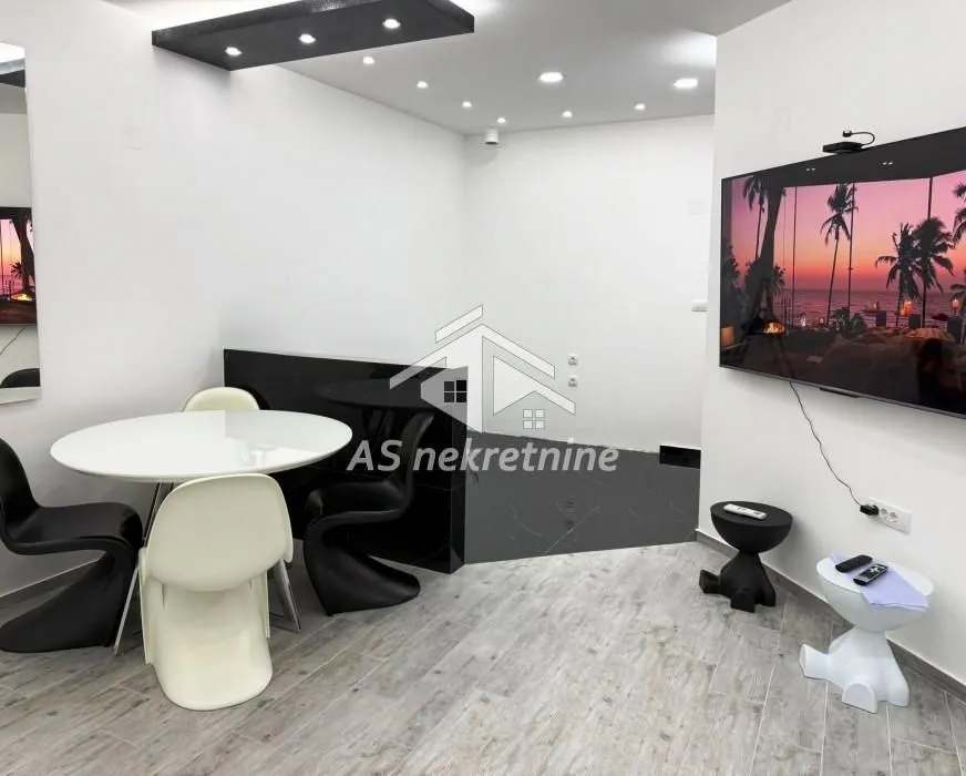 Rent, apartment, 120m², Kalenić Pijaca, Vračar Sve Podlokacije