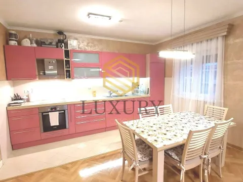 Rent, two bedroom apartment, 88m², City Kvart, Podgorica - image 5