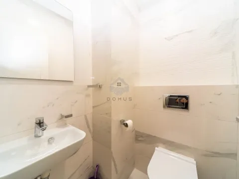 Izdavanje, dvosoban stan, 70m², Central Point, Podgorica - image 28