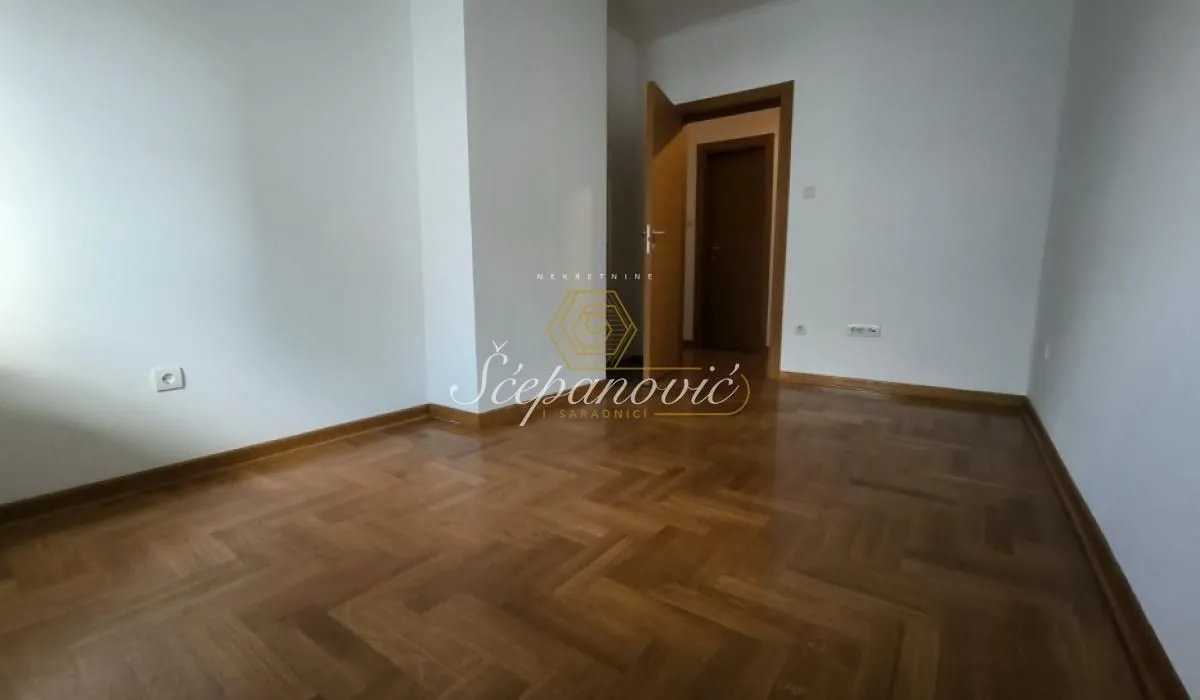 Prodaja, trosoban stan, 70m², Podbara, Novi Sad Sve Podlokacije