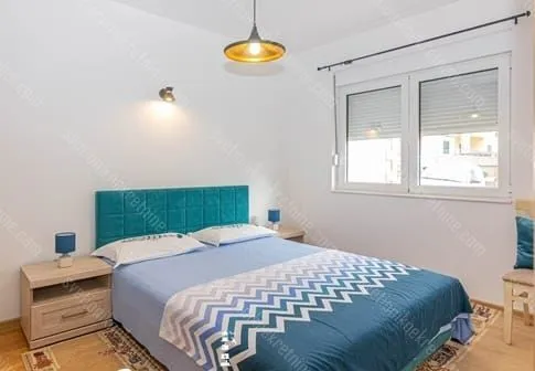 Izdavanje, jednosoban stan, 50m², Đenovići, Herceg Novi