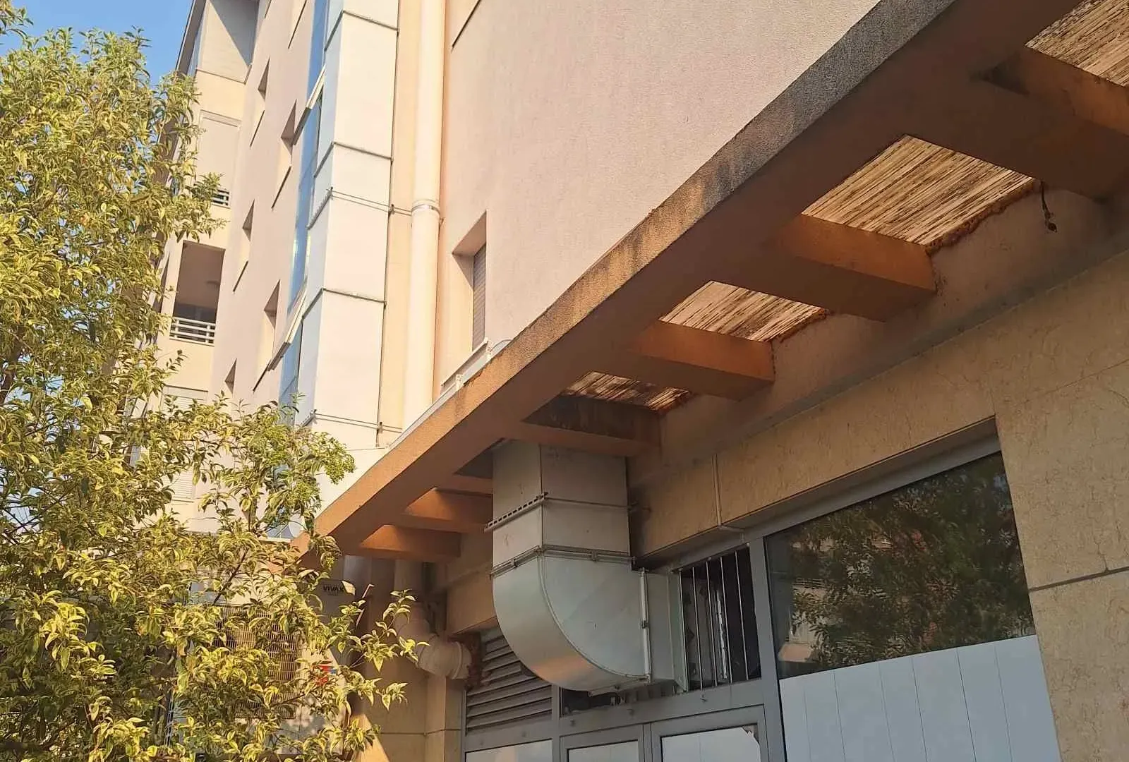 Izdavanje, poslovni prostor, 300m², City Kvart, Podgorica