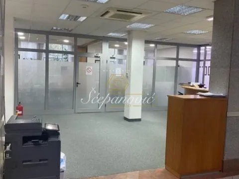 Izdavanje, poslovni prostor, 353m², Bulevar Oslobodjenja, Novi Sad Sve Podlokacije - image 12