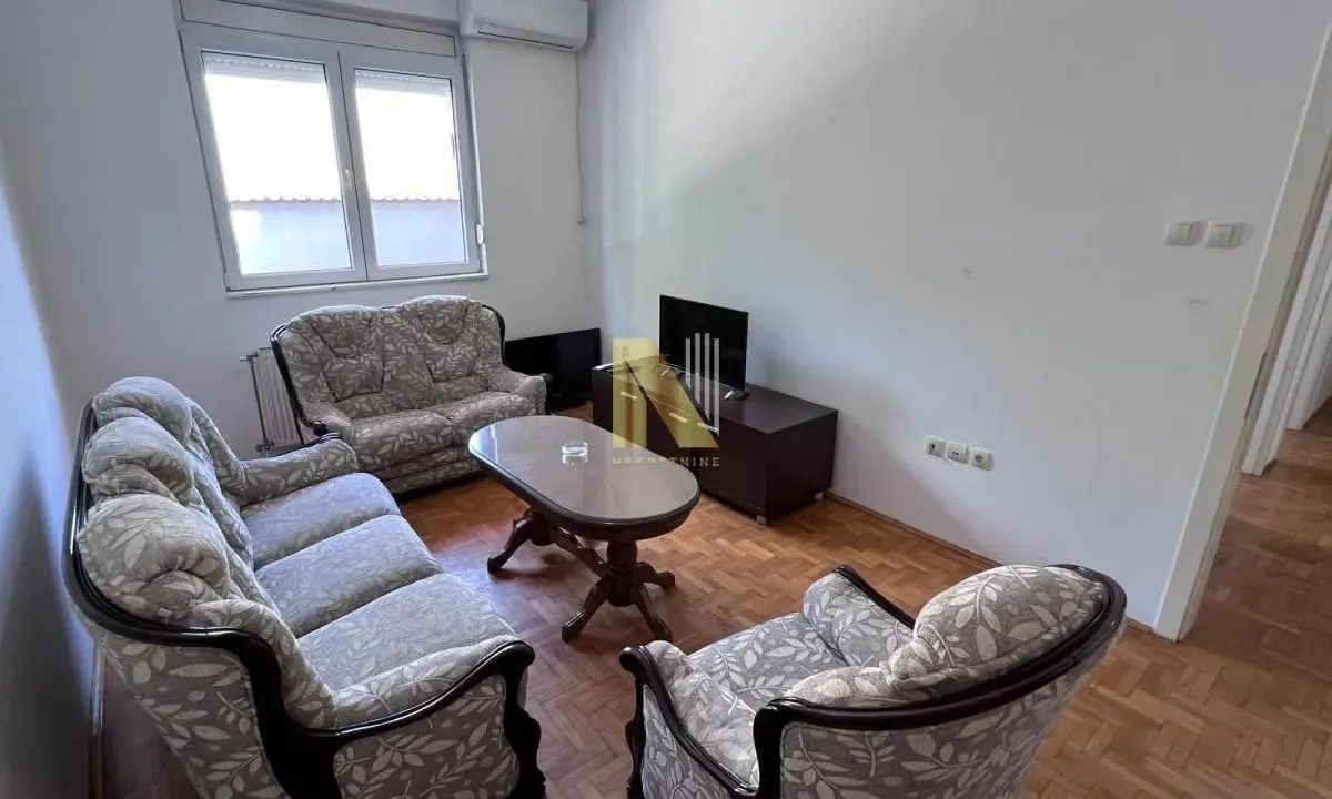 Prodaja, trosoban stan, 68m², Centar, Novi Sad