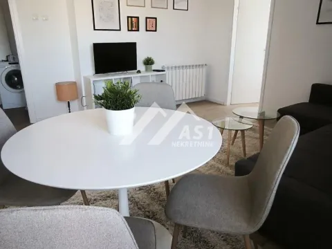 Izdavanje, dvosoban stan, 40m², Liman 3, Novi Sad Sve Podlokacije - image 3