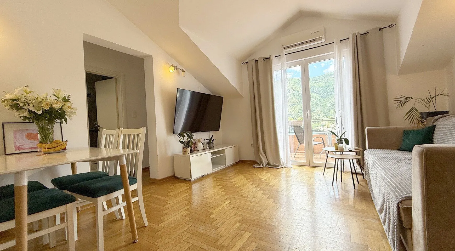 Sale, two bedroom apartment, 66m², Dobrota, Kotor