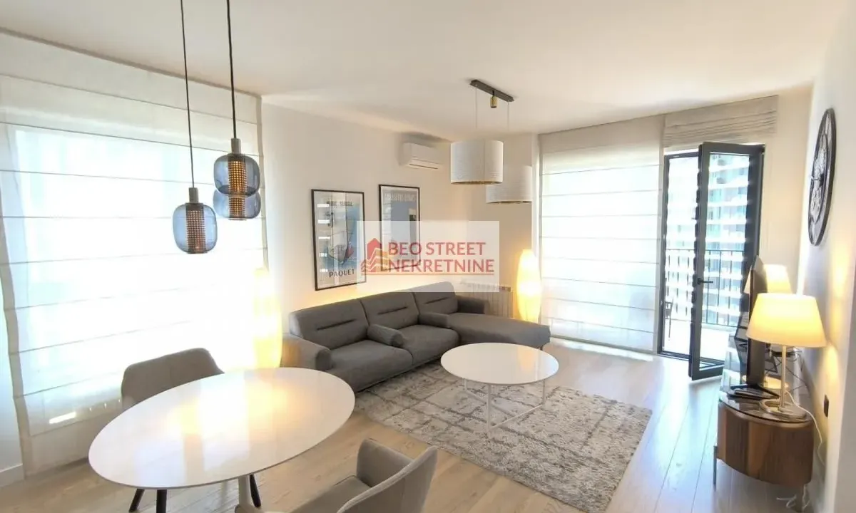 Izdavanje, trosoban stan, 75m², Savski Venac, Beograd