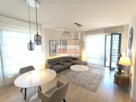 Izdavanje, trosoban stan, 75m², Savski Venac, Beograd - image 1