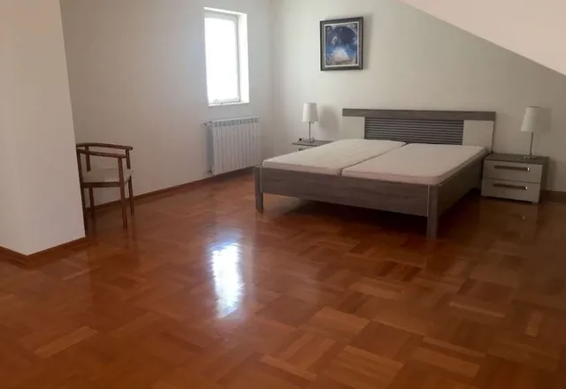 Rent, four bedroom apartment, 146m², Stari Grad, Beograd