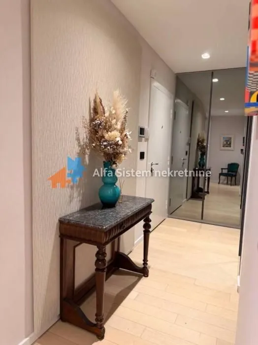 Rent, four bedroom apartment, 103m², Stari Grad, Beograd