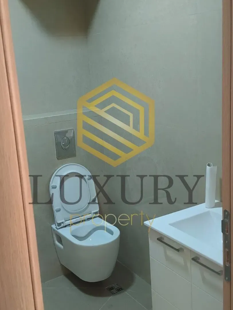Izdavanje, poslovni prostor, 66m², Preko Morače, Podgorica