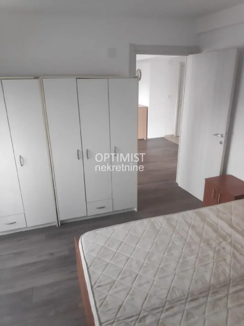 Sale, three bedroom apartment, 59m², Borča 1, Borča Sve Podlokacije