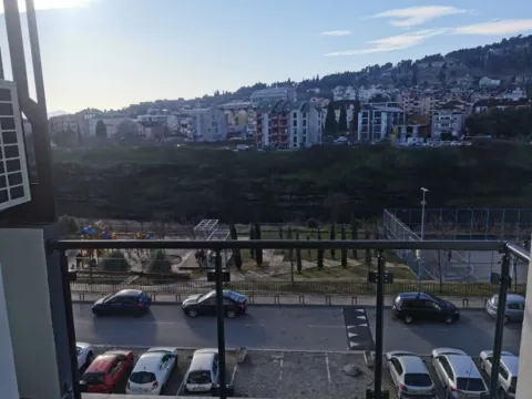 Izdavanje, jednosoban stan, 56m², City Kej, Podgorica - image 6