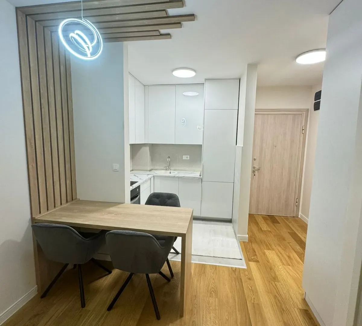 Izdavanje, stan, 39m², Central Point, Podgorica
