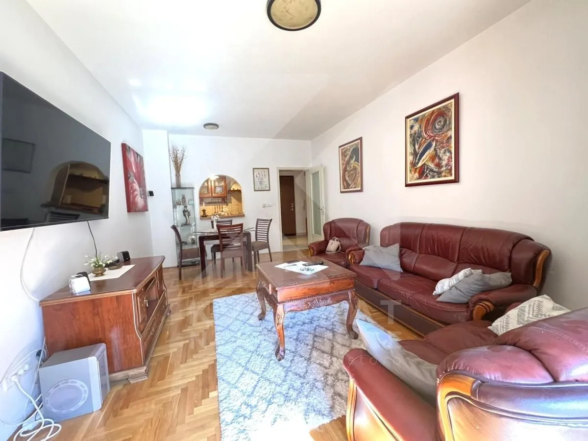 Izdavanje, dvosoban stan, 74m², Preko Morače, Podgorica
