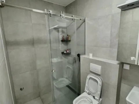 Izdavanje, trosoban stan, 75m², Bulevar, Niš - image 10