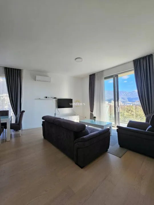 Rent, two bedroom apartment, 65m², Bečići, Budva