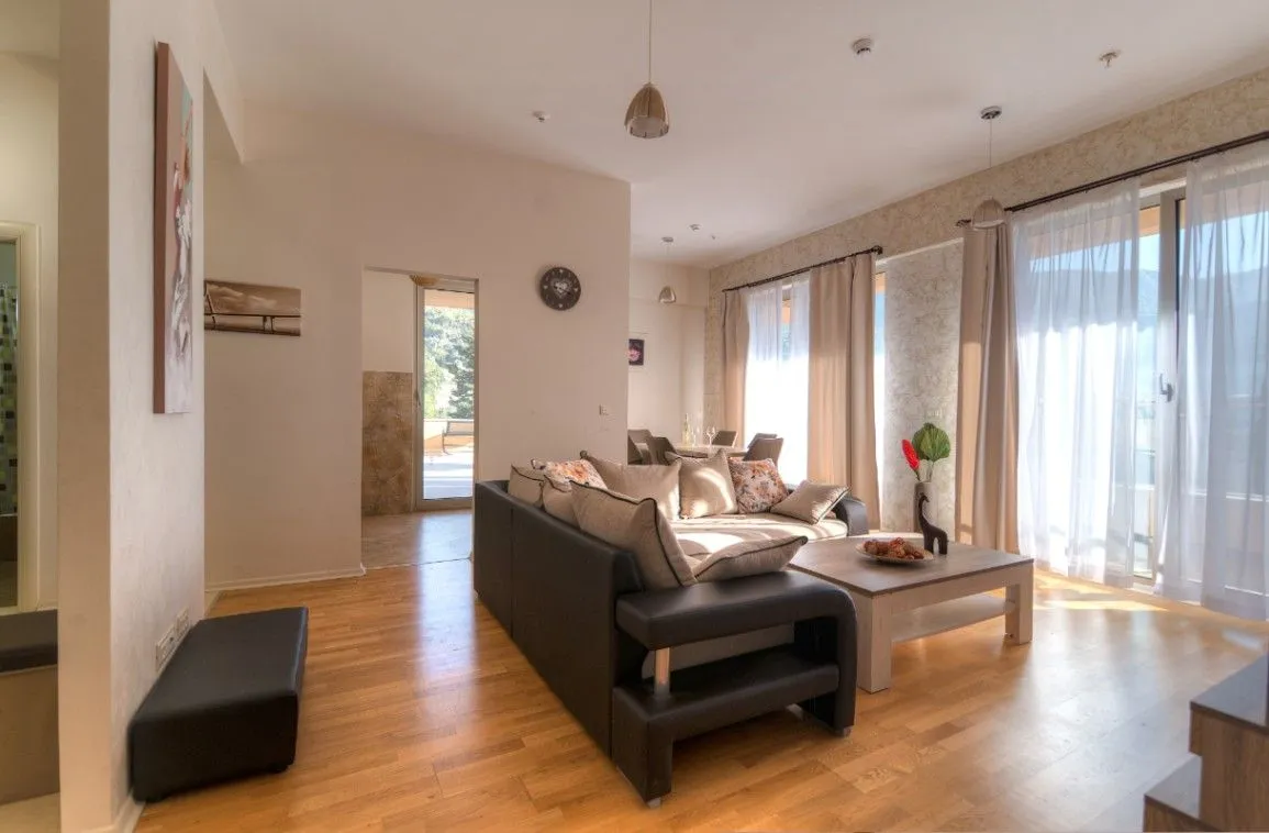 Prodaja, četvorosoban stan, 189m², Bečići, Budva