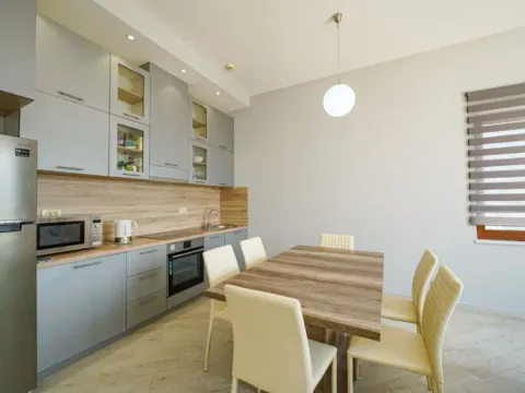 Prodaja, dvosoban stan, 96m², Bečići, Budva - image 12